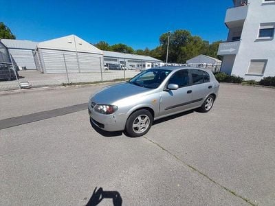 Second-hand Nissan Almera 98 CP (72 kW) 2004 Argintiu Berlinǎ