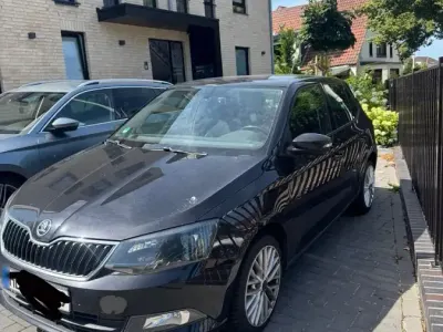 Gebraucht Skoda Fabia Ambition 60 PS (44 kW) 2015 Schwarz Limousine