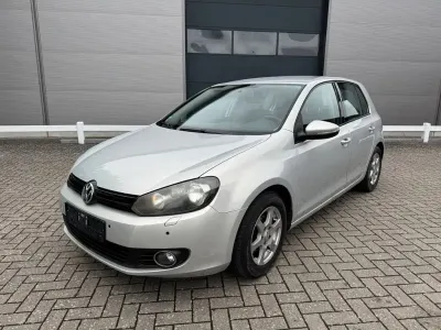 Gebraucht VW Golf VII Trendline 102 PS (75 kW) 2012 Silber Limousine