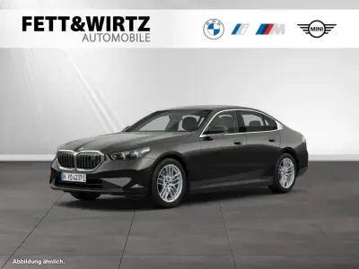 Gebraucht BMW i5 Sport Line 250 kW (340 PS) 2024 Sophistograu brillanteffekt Limousine