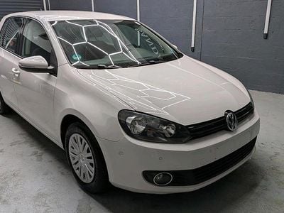 Gebraucht VW Golf VI Trendline 105 PS (77 kW) 2010 Weiß Kleinwagen