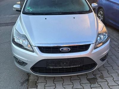 Gebraucht Ford Focus 106 PS (77 kW) 2010 Silber Kombi
