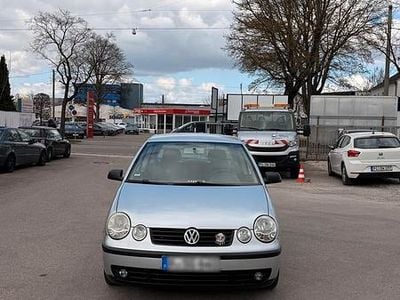 Usado VW Polo 64 HP (47 kW) 2002 Prateado Citadino