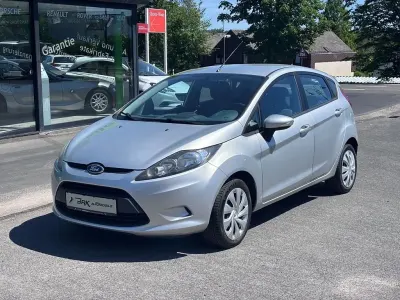Gebraucht Ford Fiesta Trend 60 PS (44 kW) 2011 Silber Limousine