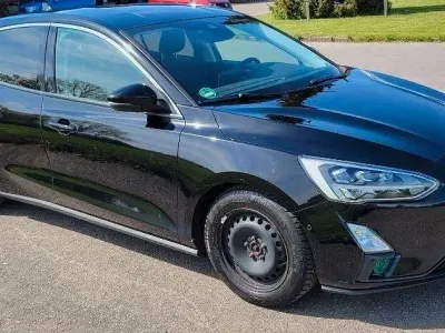 Gebraucht Ford Focus Titanium 125 PS (91 kW) 2018 Schwarz Limousine