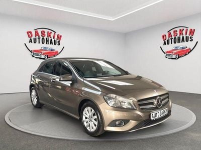Gebraucht Mercedes A180 122 PS (89 kW) 2013 Grau Limousine