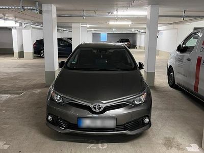 Usata Toyota Auris Edition-S 116 CV (85 kW) 2017 Grigio Berlina