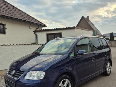 Blau Gebraucht 2004 VW Touran Van / Kleinbus | 3.600 € (Teuer)