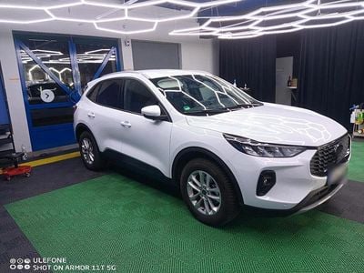 Gebraucht Ford Kuga Titanium 243 PS (178 kW) 2024 Weiß SUV
