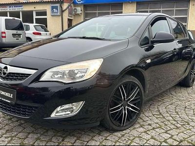 Gebraucht Opel Astra 179 PS (131 kW) 2011 Saphirschwarz mineraleffekt Limousine