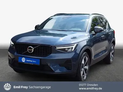 Neu Volvo XC40 Plus 163 PS (119 kW) 2026 Blau SUV
