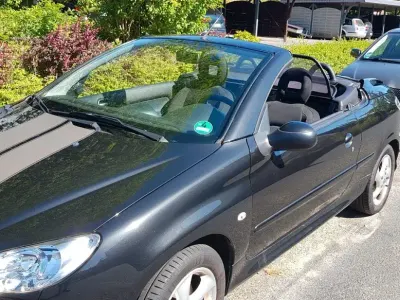Gebraucht Peugeot 206 CC 109 PS (80 kW) 2005 Schwarz Cabrio