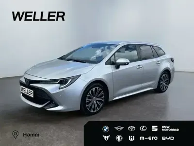 Gebraucht Toyota Corolla Team 184 PS (135 kW) 2022 Precious silver Kombi