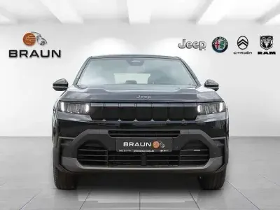 Neu Jeep Compass Altitude 146 PS (107 kW) 2026 Vulcano black SUV