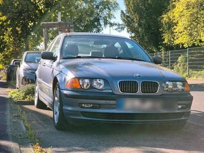 BMW 323
