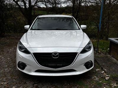 Gebraucht Mazda 3 Sports-Line 105 PS (77 kW) 2016 Weiß Limousine