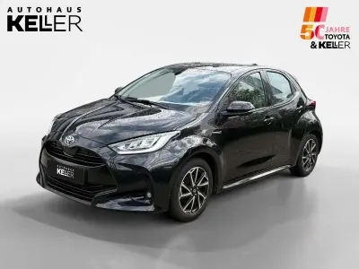 Gebraucht Toyota Yaris Hybrid Club 92 PS (67 kW) 2021 Schwarz Limousine