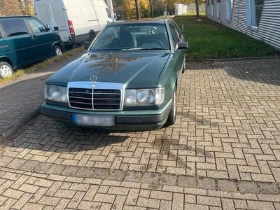 Begagnad Mercedes 230 131 HK (96 kW) 1988 Grön Sportkupé