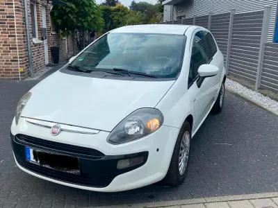 Gebraucht Fiat Punto 69 PS (50 kW) 2011 Weiß Kleinwagen