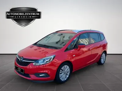 Gebraucht Opel Zafira 140 PS (102 kW) 2018 Pull me over red Van / Kleinbus
