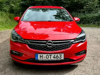 Gebraucht Opel Astra Innovation 125 PS (91 kW) 2018 Rot Kombi