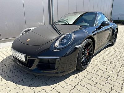 Porsche 911 Carrera 4 GTS