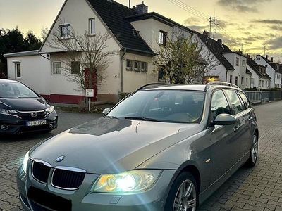 Blau Gebraucht 2006 BMW 320 Kombi | 2.500 € (Fairer Preis)