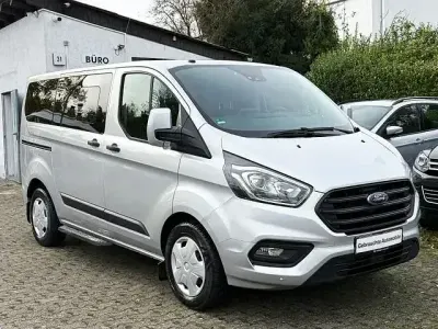 Używany Ford Transit Trend 170 KM (125 kW) 2018 Srebrny Kombi