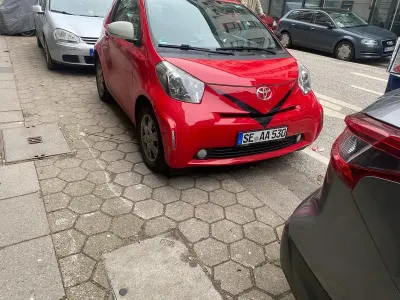 Gebraucht Toyota iQ 68 PS (50 kW) 2009 Rot Kleinwagen