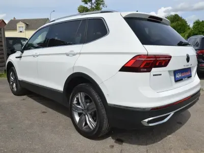 Gebraucht VW Tiguan Allspace Elegance 150 PS (110 kW) 2023 Pure white SUV