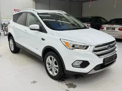 Gebraucht Ford Kuga Titanium 150 PS (110 kW) 2017 Weiß SUV
