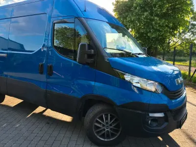 Occasion Iveco Daily 140 ch (102 kW) 2018 Bleue Monospace