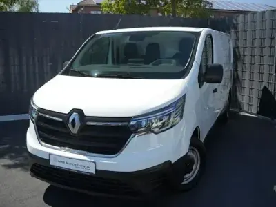 Gebraucht Renault Trafic Komfort 131 PS (96 kW) 2023 Weiß Van / Kleinbus