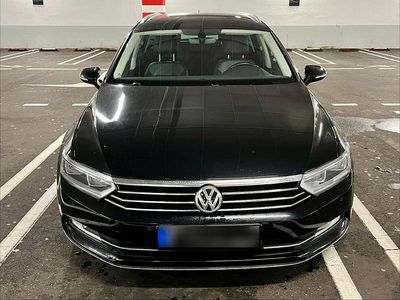 Gebraucht VW Passat Highline 150 PS (110 kW) 2015 Schwarz Kombi