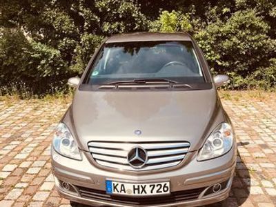 Mercedes B200