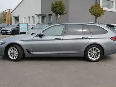Gebraucht BMW 530 Performance 286 PS (210 kW) 2023 Skyscraper grau metallic Kombi