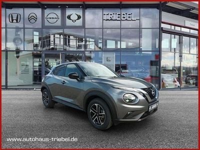 Neu Nissan Juke N-Connecta 114 PS (83 kW) 2025 Grau SUV