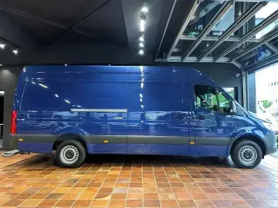 Gebraucht Mercedes Sprinter 170 PS (125 kW) 2024 Blau Van