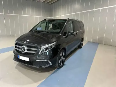 Gebraucht Mercedes V300 Avantgarde Edition 237 PS (174 kW) 2022 Grau Van / Kleinbus