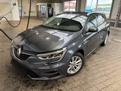 Używany Renault Mégane GrandTour Techno 116 KM (85 kW) 2021 Szary Kombi