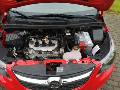 Gebraucht Opel Karl Innovation 75 PS (55 kW) 2016 Rot Kleinwagen