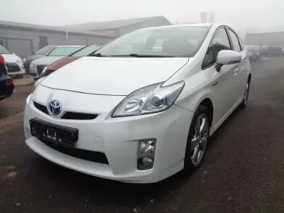 Gebraucht Toyota Prius Life 99 PS (72 kW) 2010 Weiß Kleinwagen