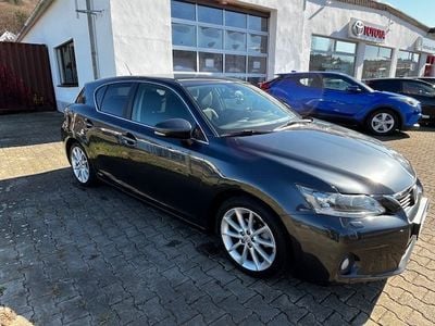 Lexus CT200h