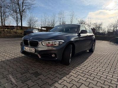 Grau Gebraucht 2018 BMW 118 Sport Line Kleinwagen | 15.300 € (Guter Preis)