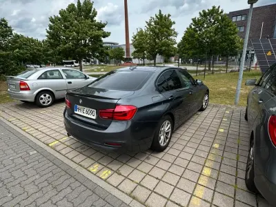 Gebraucht BMW 318 150 PS (110 kW) 2016 Grau Limousine