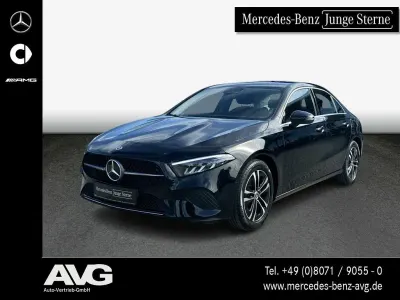 Gebraucht Mercedes A200 Advanced 163 PS (119 kW) 2025 lack kosmosschwarz Limousine