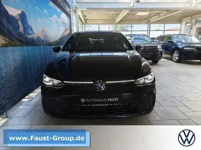Gebraucht VW Golf VIII Style 200 PS (147 kW) 2024 Schwarz metallic Limousine
