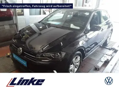 Gebraucht VW Polo Comfortline 95 PS (69 kW) 2018 Deep black perleffekt Kleinwagen