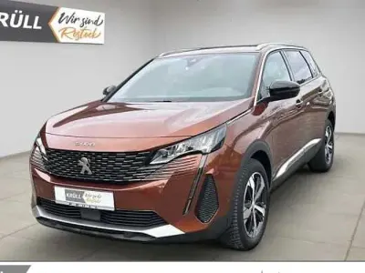 Gebraucht Peugeot 5008 Allure 131 PS (96 kW) 2023 Braun Van / Kleinbus
