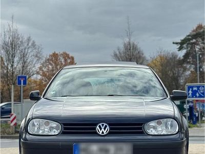Blau Gebraucht 1998 VW Golf IV Kleinwagen | 2.350 € (Etwas zu teuer)